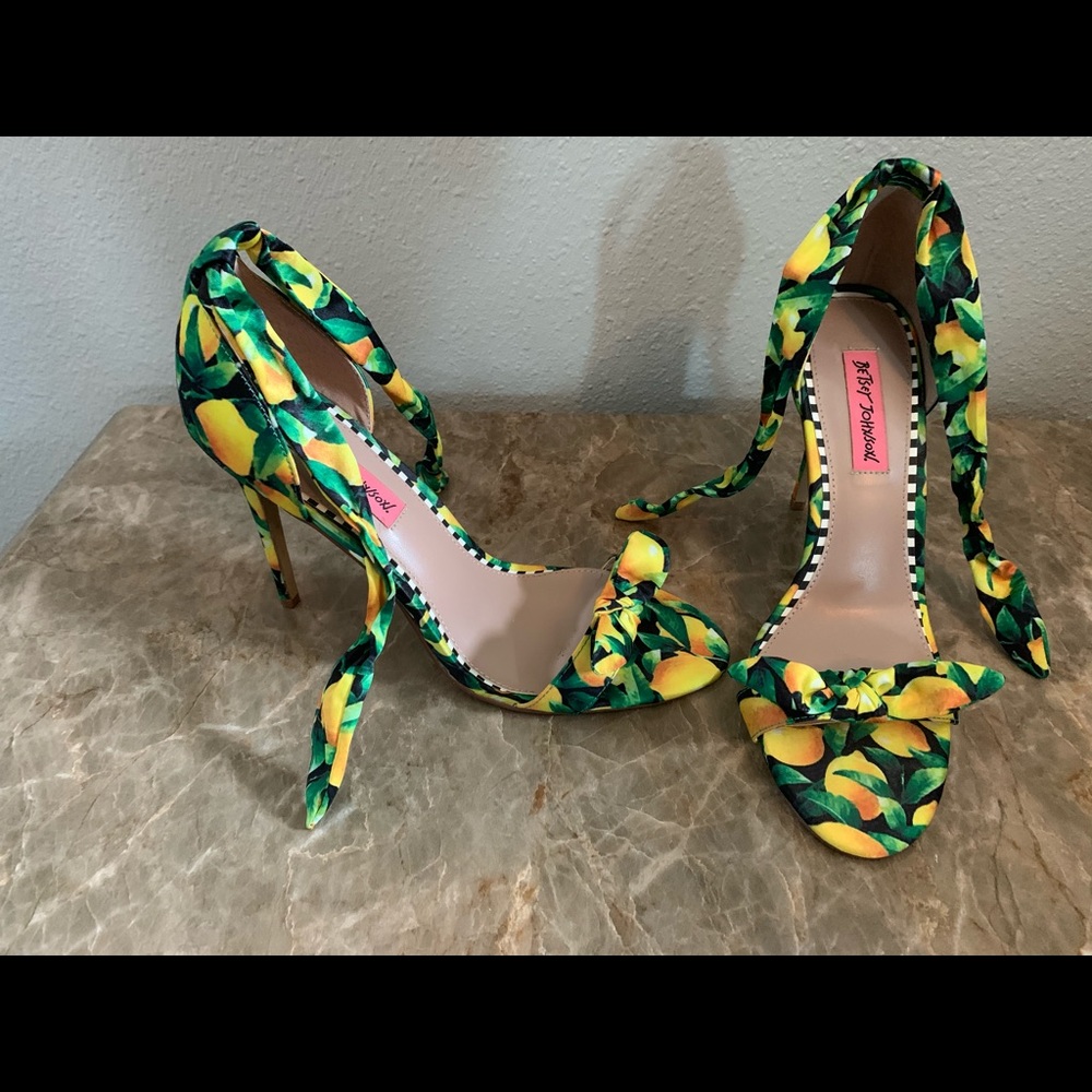 Betsey Johnson Lemon Print Heels